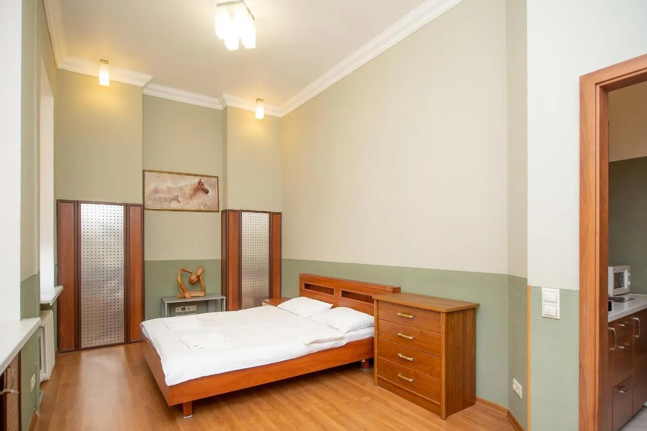 Простора 3 Кімнатна Біля Майдану Незалежності Apartment Kyiv